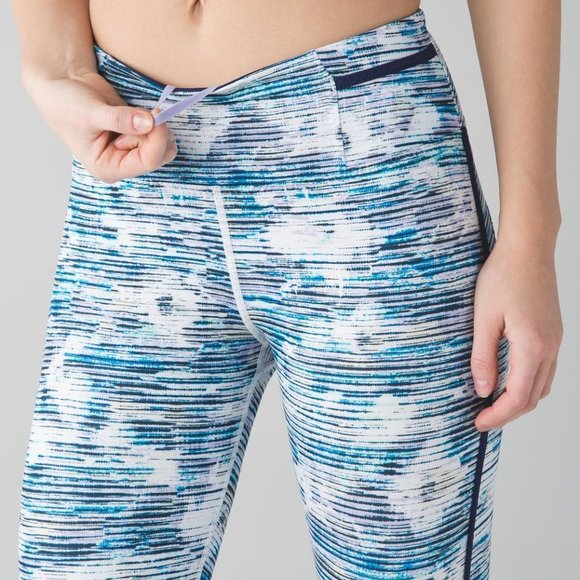 Lululemon Real Quick Tight Blurry Belle Multi / Hero Blue | 8 - Picture 5 of 15